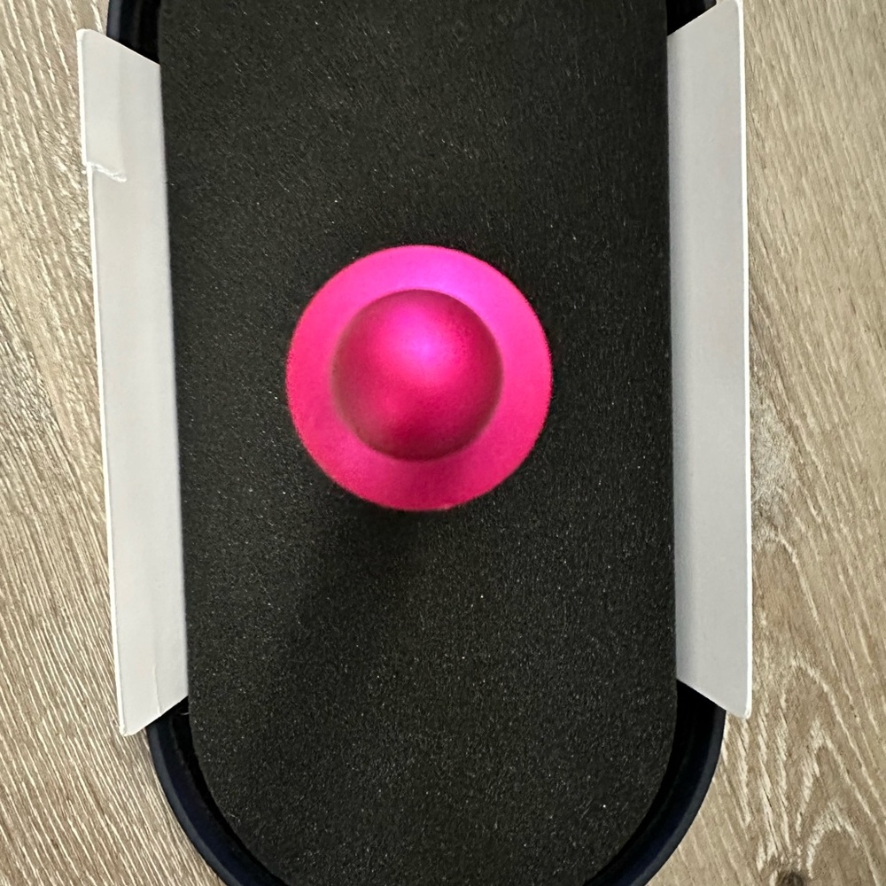 Dyson Airwrap 1.2” (30 mm) LONG Barrel in Fuchsia - Picture 2 of 2